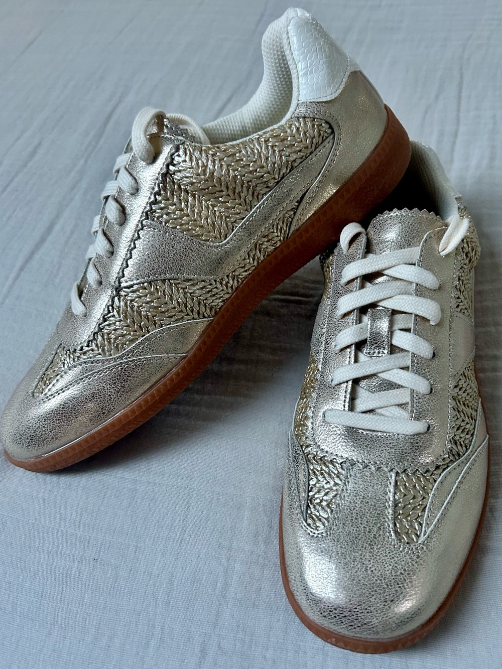 Dirty Laundry by Chinese Laundry Metallic Gold Woven Lace-Up Sneakers Size 9